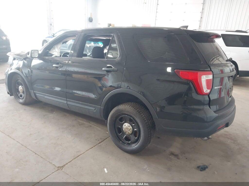 1FM5K8AR2JGB68304 2018 FORD POLICE INTERCEPTOR UTILITY photo no. 3
