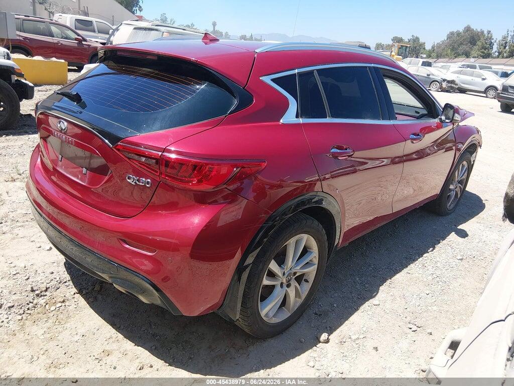 SJKCH5CP0JA055035 2018 INFINITI QX30 photo no. 2
