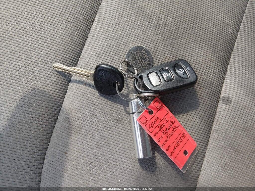 5NPD84LF0HH006932 2017 HYUNDAI ELANTRA photo no. 11
