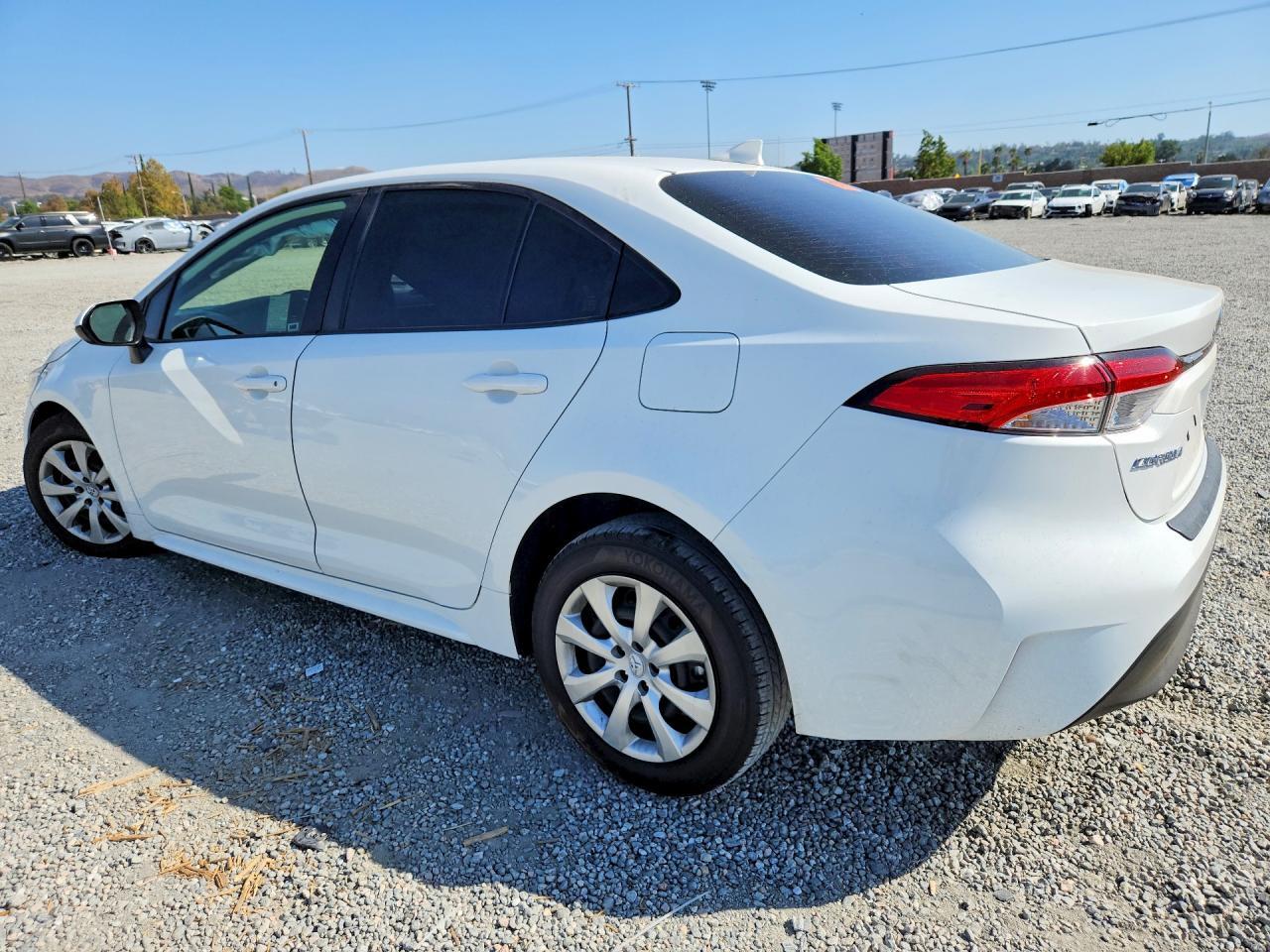 2025 TOYOTA COROLLA HYBRID LE — Фото 2 из 12