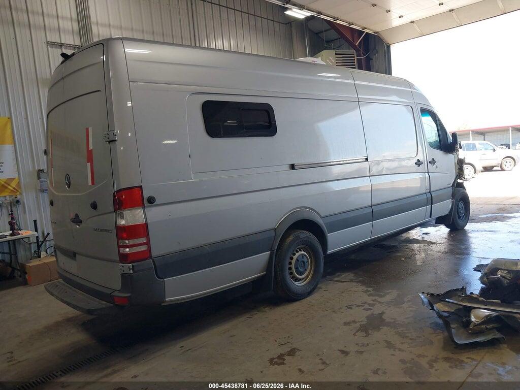 WD3PE8DD9GP307108 2016 MERCEDES-BENZ SPRINTER 2500 photo no. 4