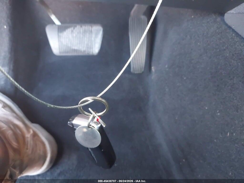 2C3CCABT6PH676867 2023 CHRYSLER 300 photo no. 11