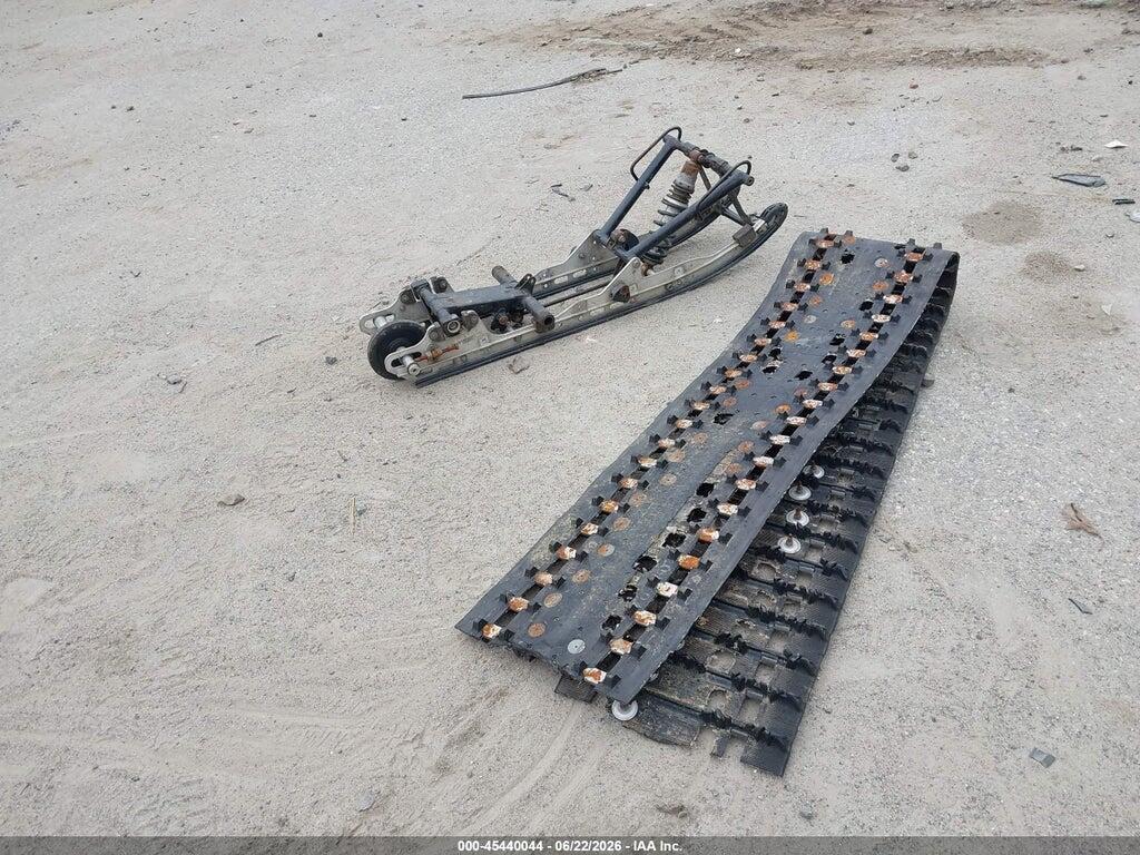 2BPSMZBD0BV000372 2011 SKI DOO MX Z X 800R photo no. 11