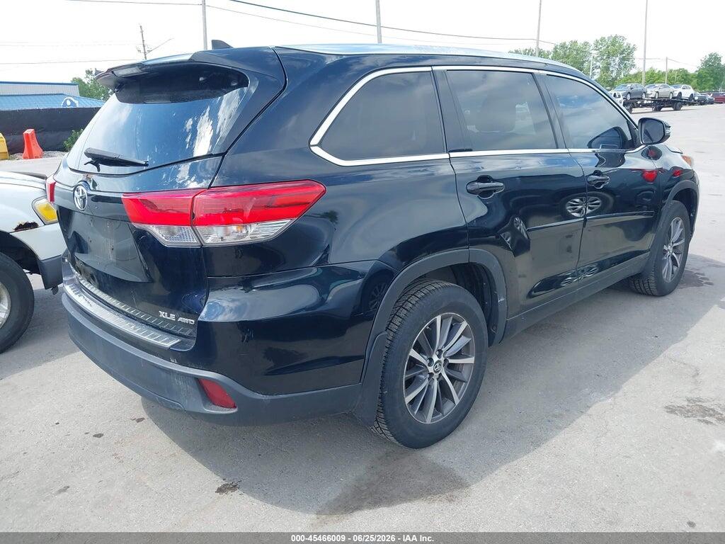 5TDJZRFH6HS463104 2017 TOYOTA HIGHLANDER photo no. 4