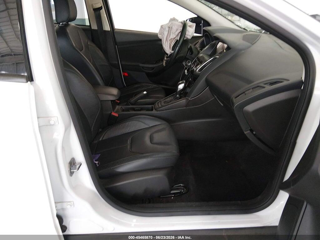 1FADP3K29GL239574 2016 FORD FOCUS photo no. 5