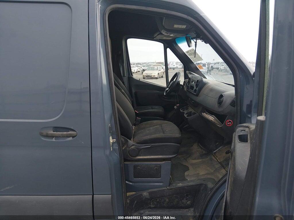 WD4PF0CD4KP035104 2019 MERCEDES-BENZ SPRINTER 2500 photo no. 5