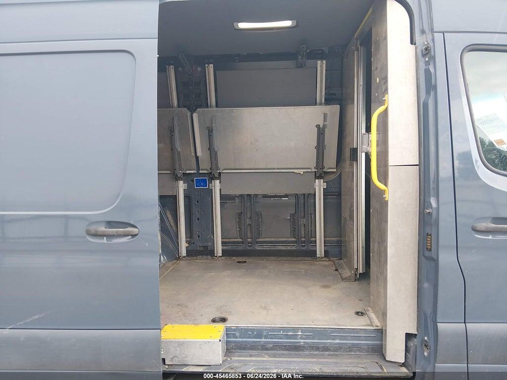 WD4PF0CD4KP035104 2019 MERCEDES-BENZ SPRINTER 2500 photo no. 8