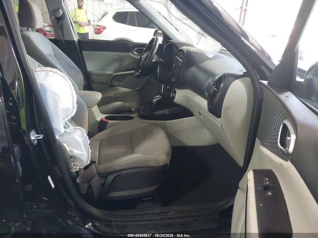 KNDJ33AU7S7933743 2025 KIA SOUL photo no. 5