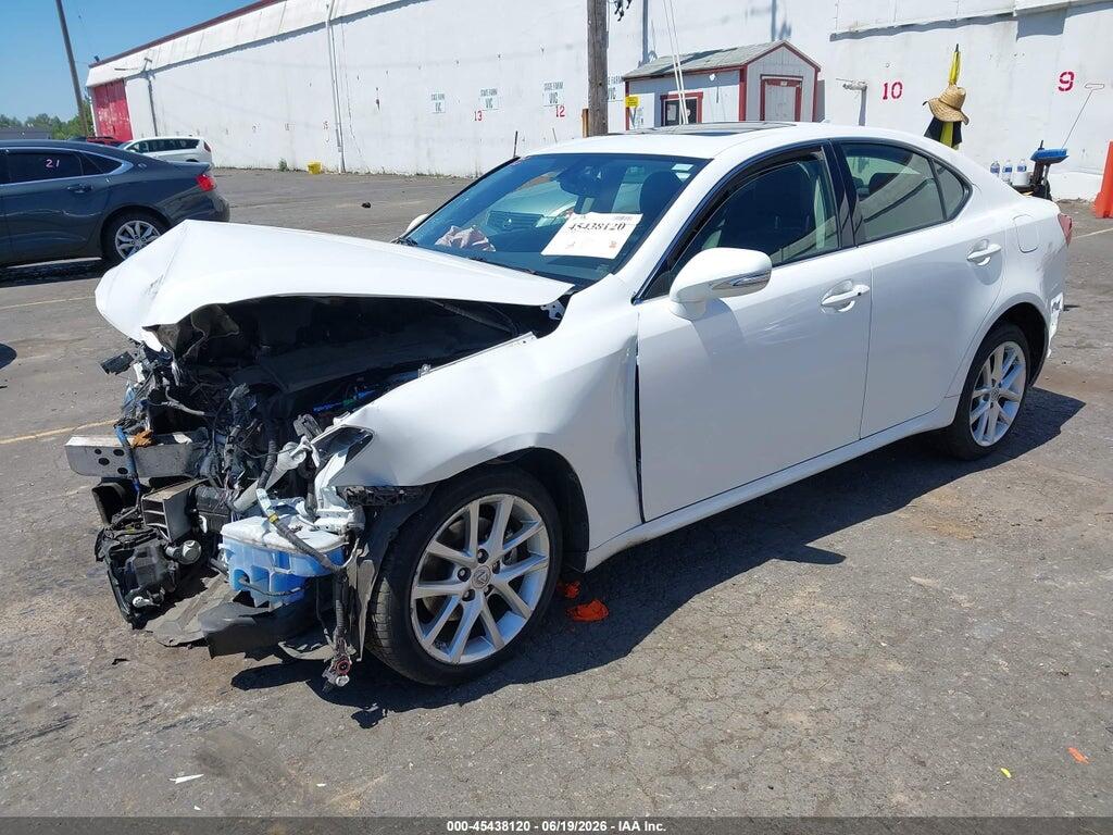JTHCF5C20D5063886 2013 LEXUS IS 250 photo no. 2