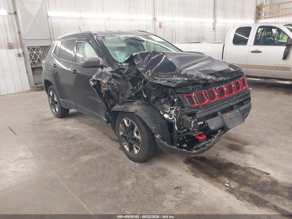 3C4NJDDB5JT207302 2018 JEEP COMPASS photo no. 1