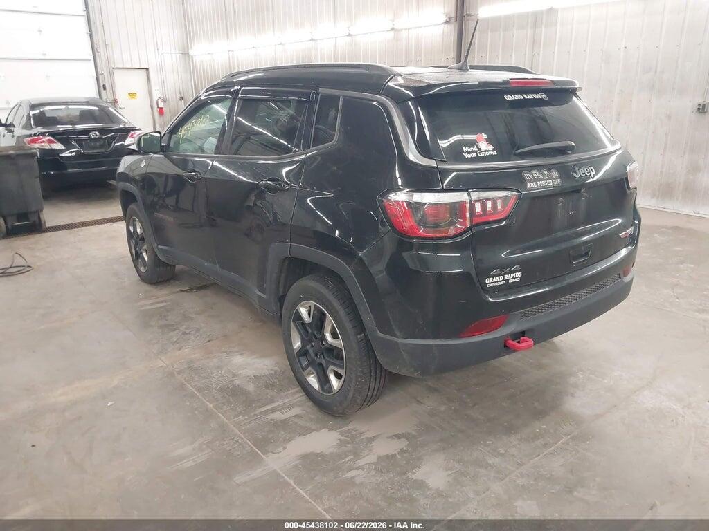 3C4NJDDB5JT207302 2018 JEEP COMPASS photo no. 3