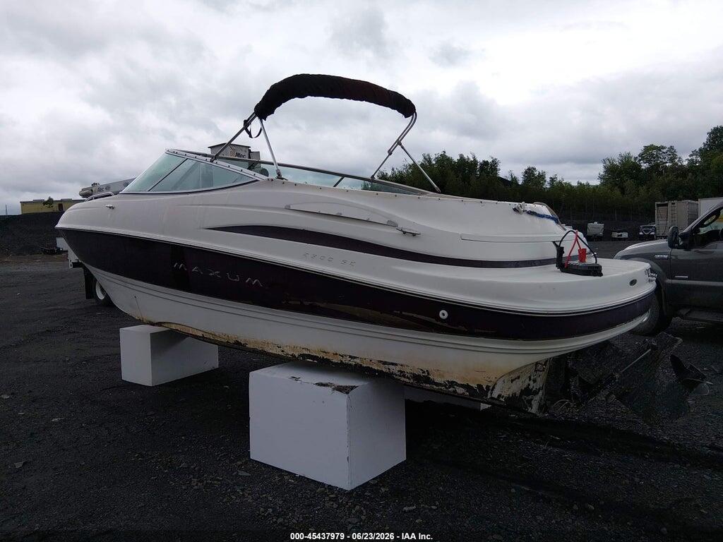 00000MXPB12MCD202 2002 MAXUM 23' photo no. 3