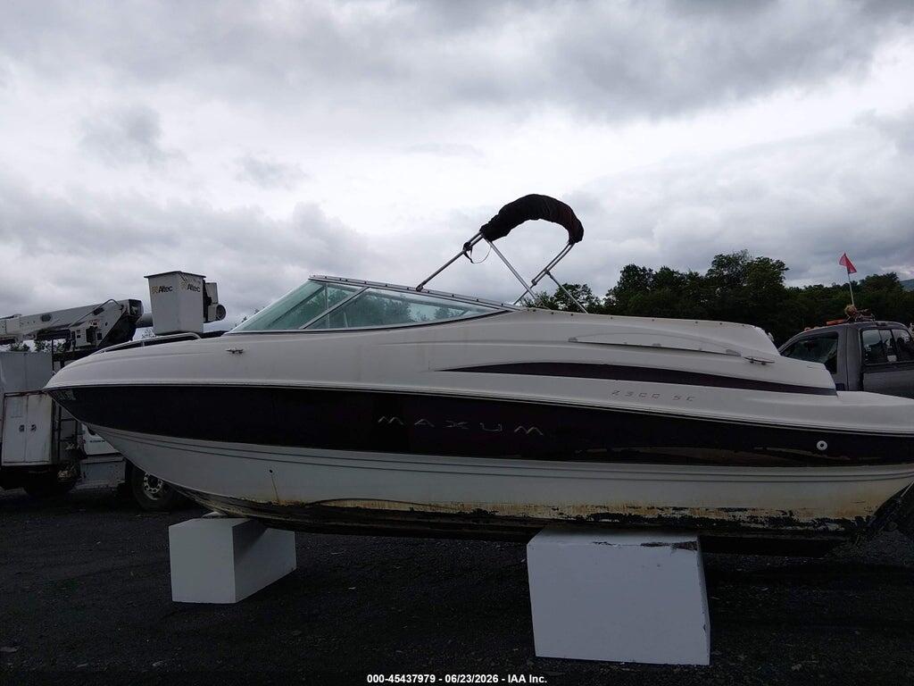 00000MXPB12MCD202 2002 MAXUM 23' photo no. 6