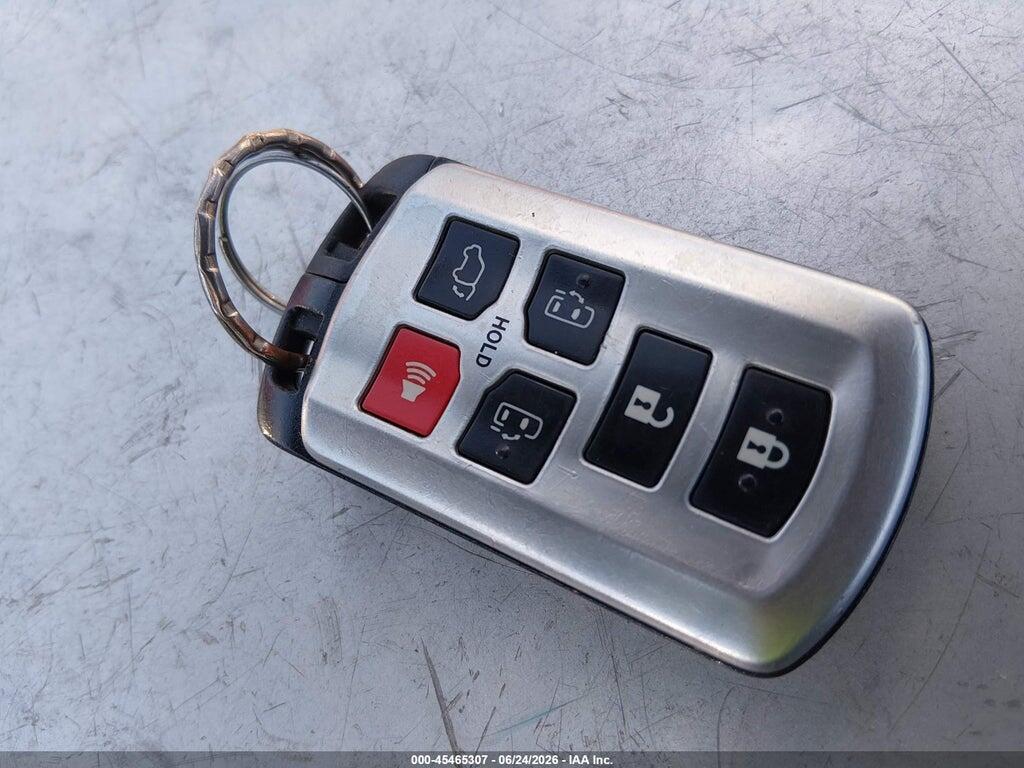 5TDYK3DC2FS635679 2015 TOYOTA SIENNA photo no. 11
