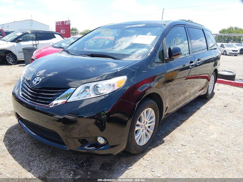 5TDYK3DC2FS635679 2015 TOYOTA SIENNA photo no. 2