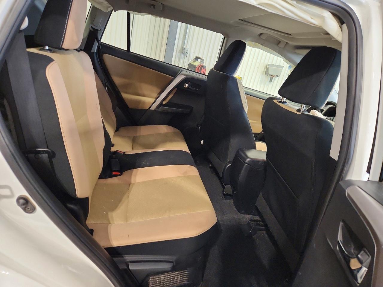 2016 TOYOTA RAV4 HV XLE — Фото 11 из 14