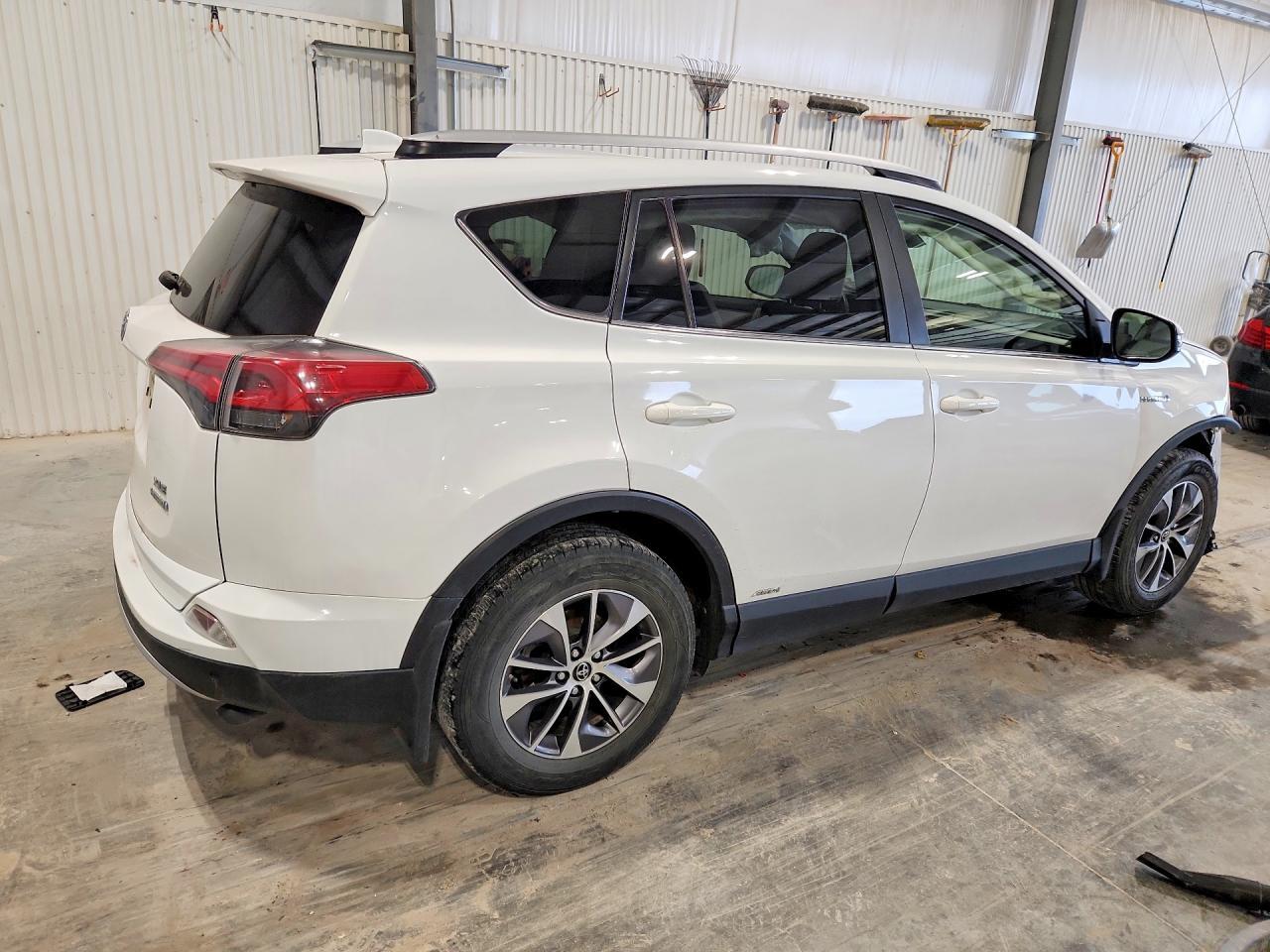 2016 TOYOTA RAV4 HV XLE — Фото 3 из 14