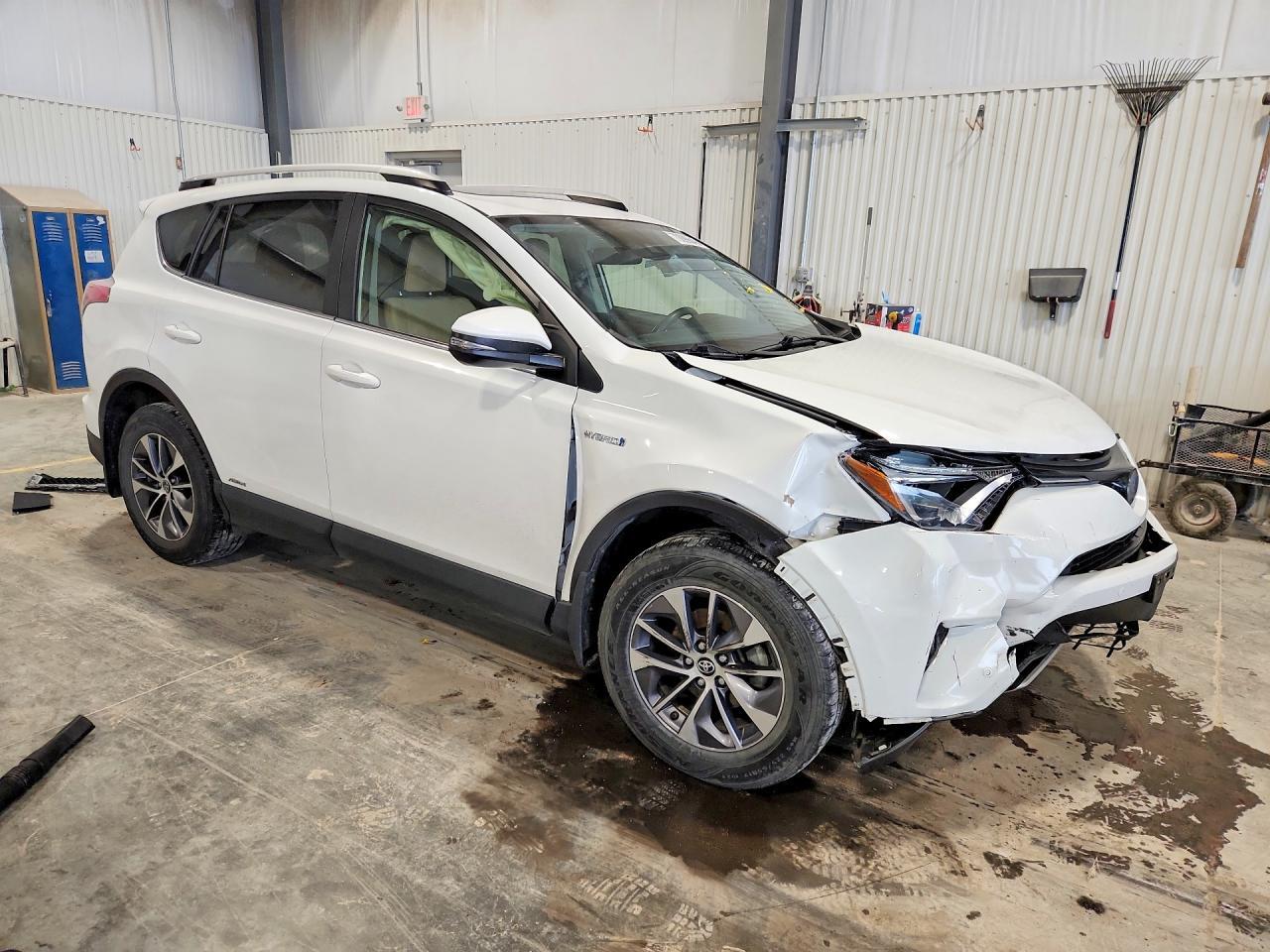 2016 TOYOTA RAV4 HV XLE — Фото 4 из 14