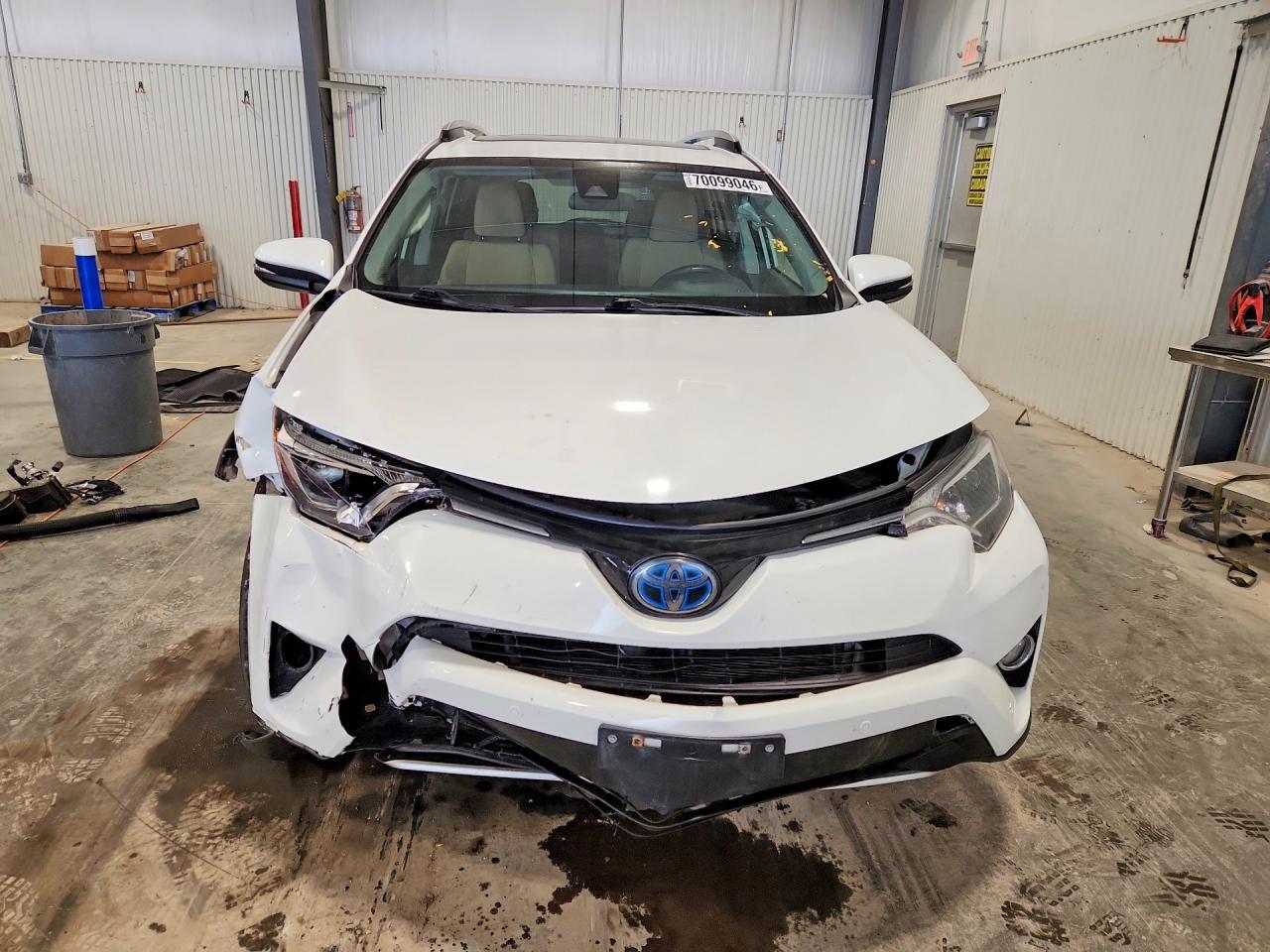 2016 TOYOTA RAV4 HV XLE — Фото 5 из 14