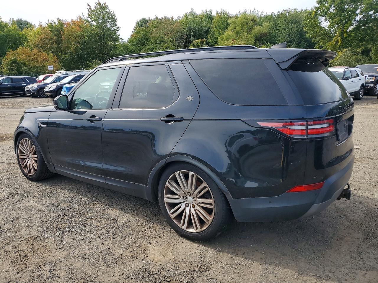 2017 LAND ROVER DISCOVERY FIRST EDITION — Фото 2 из 13