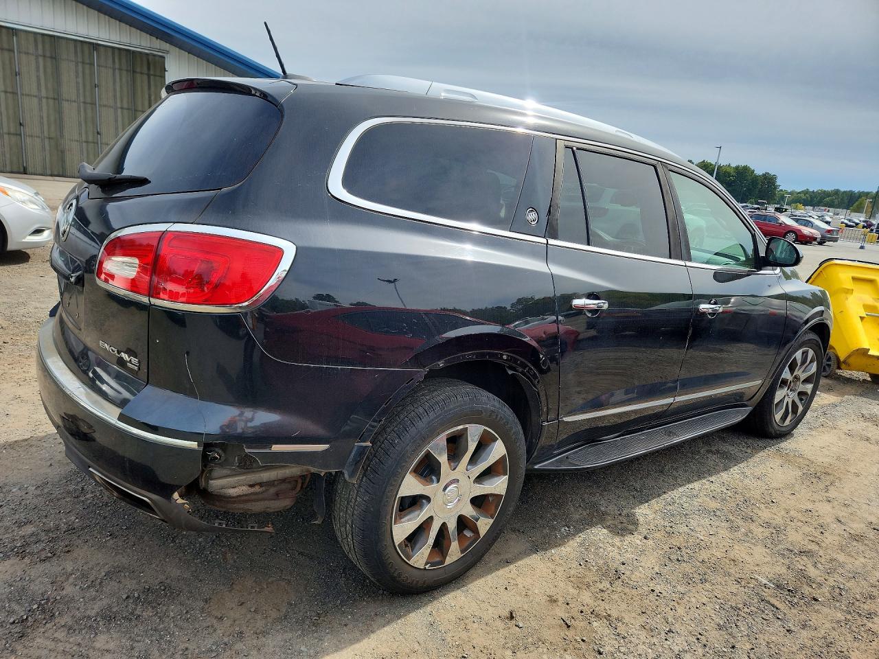 2017 BUICK ENCLAVE — Фото 3 из 13
