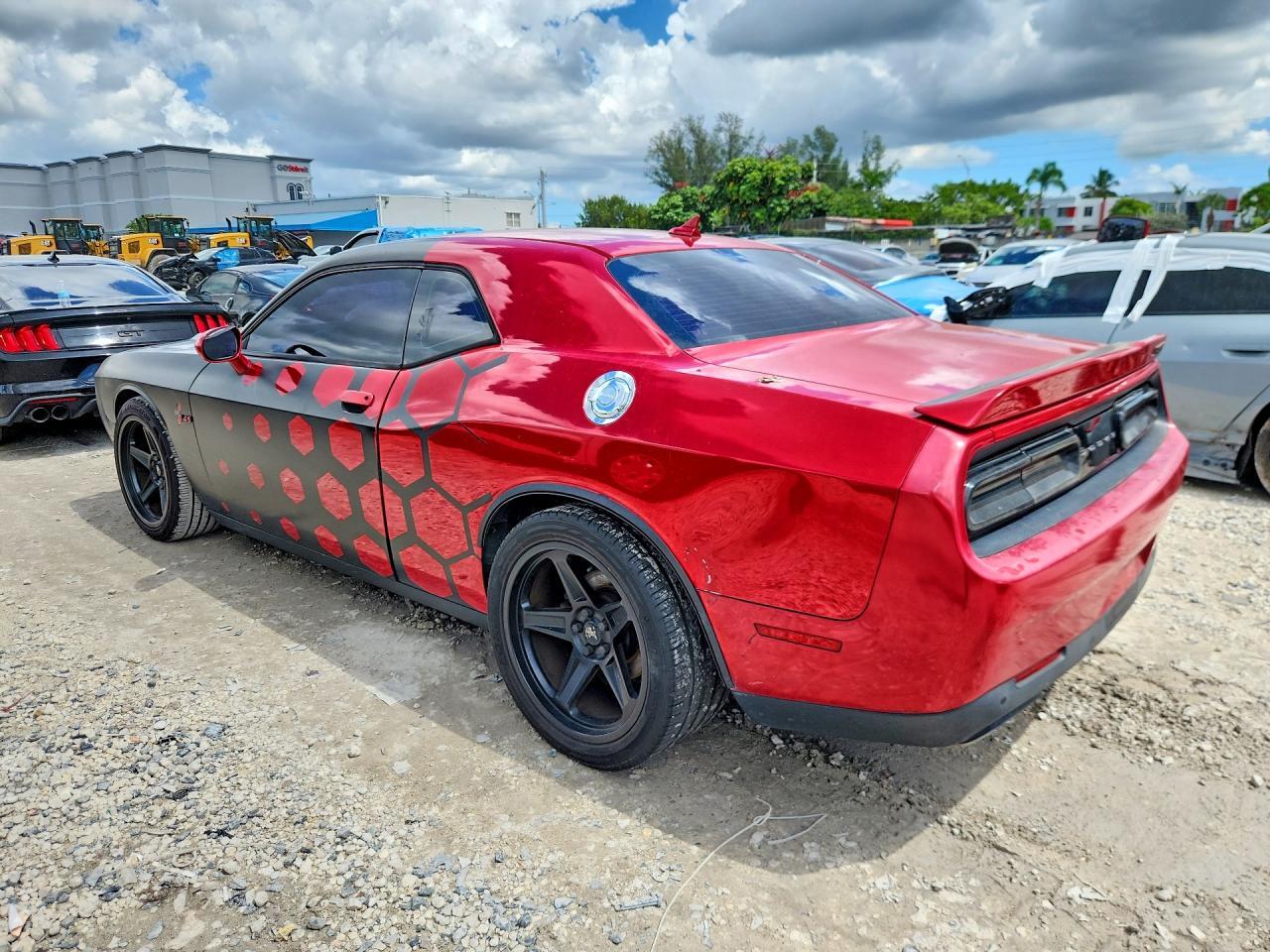 2017 DODGE CHALLENGER R/T — Фото 2 из 12