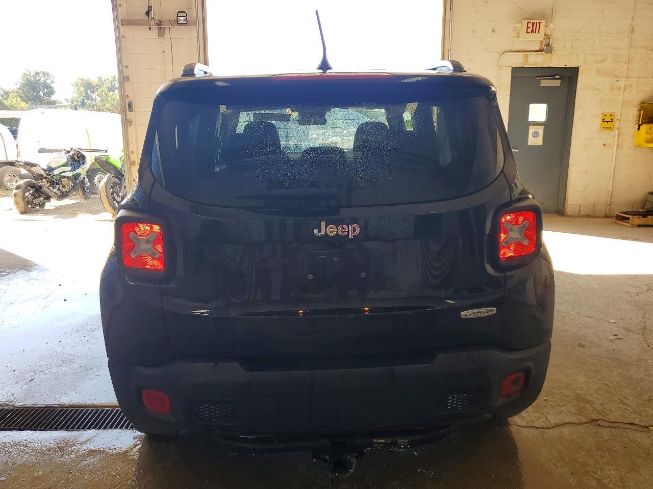2017 JEEP RENEGADE LATITUDE — Фото 6 из 12