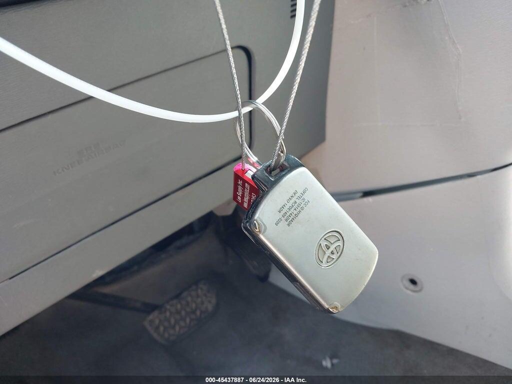 5TDYK3DC3BS131071 2011 TOYOTA SIENNA photo no. 11