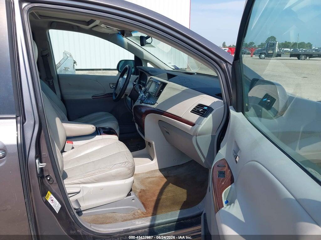 5TDYK3DC3BS131071 2011 TOYOTA SIENNA photo no. 5