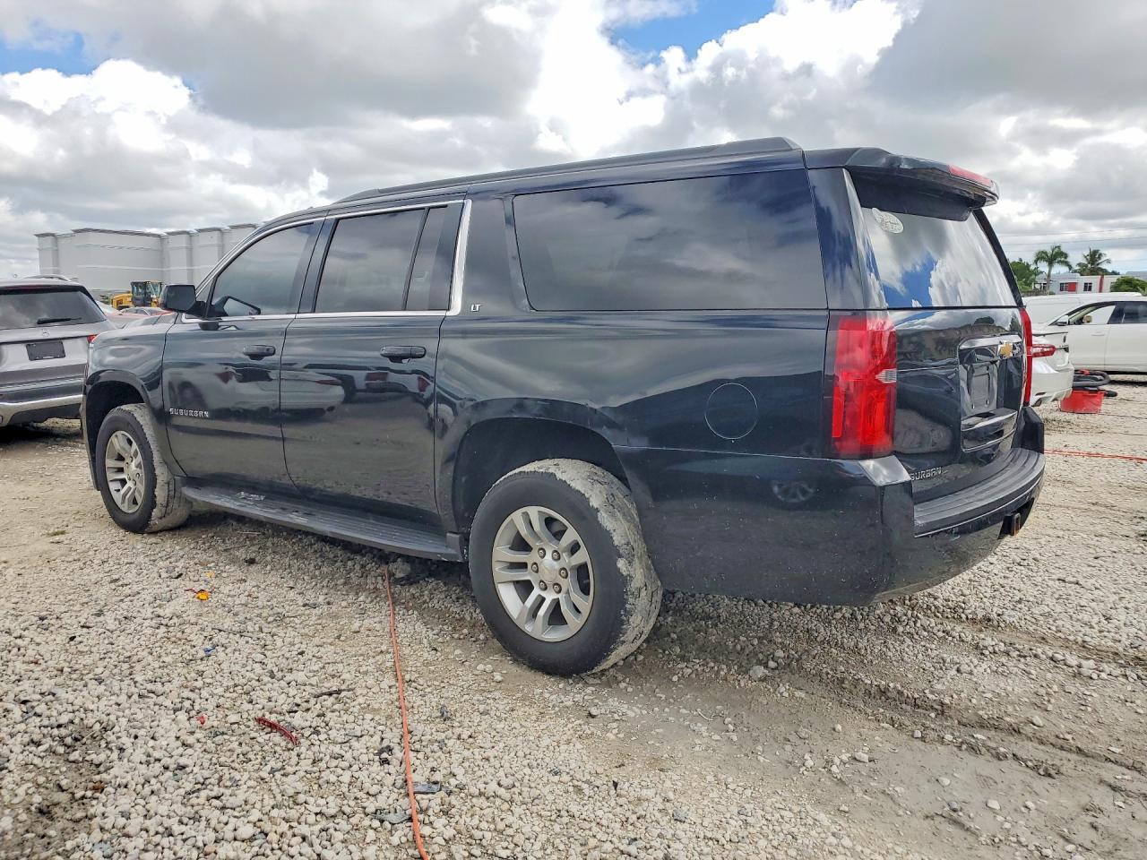 2018 CHEVROLET SUBURBAN K1500 LT — Фото 2 из 13