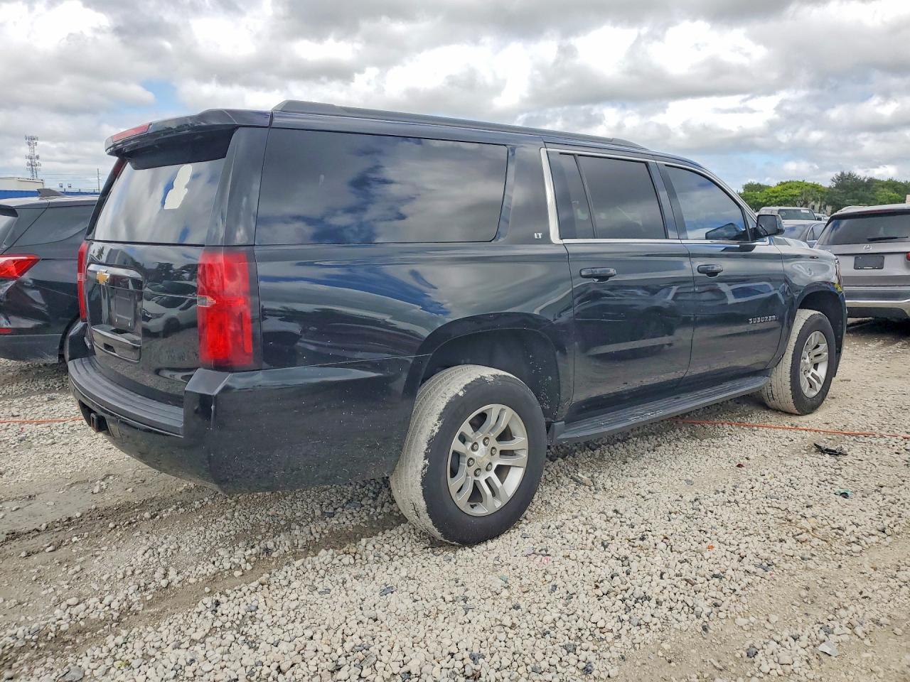2018 CHEVROLET SUBURBAN K1500 LT — Фото 3 из 13