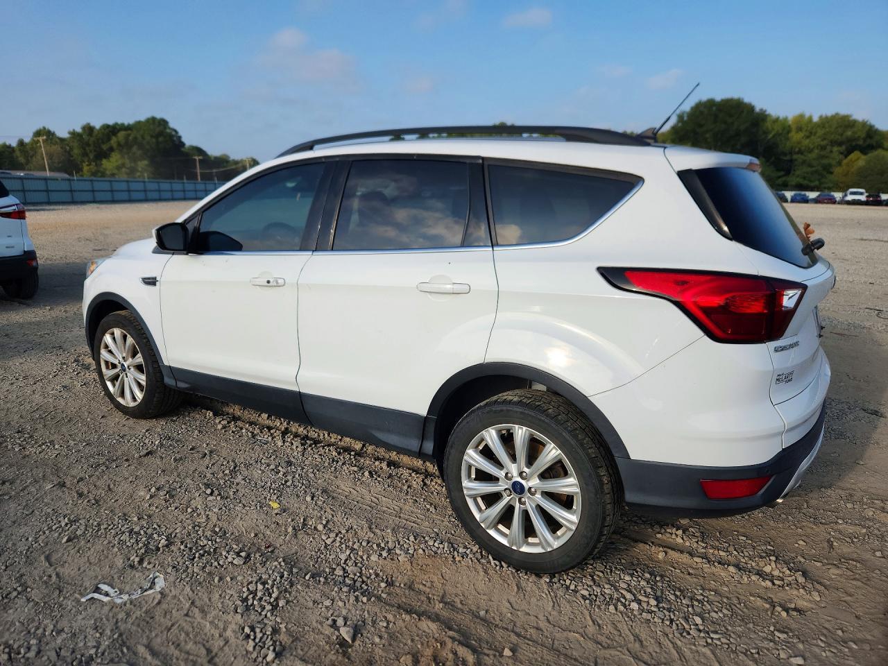 2019 FORD ESCAPE SEL — Фото 2 из 13