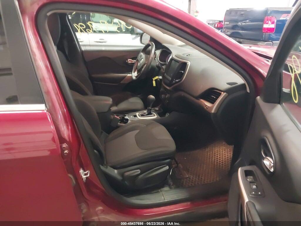 1C4PJMCB9HW647635 2017 JEEP CHEROKEE photo no. 5