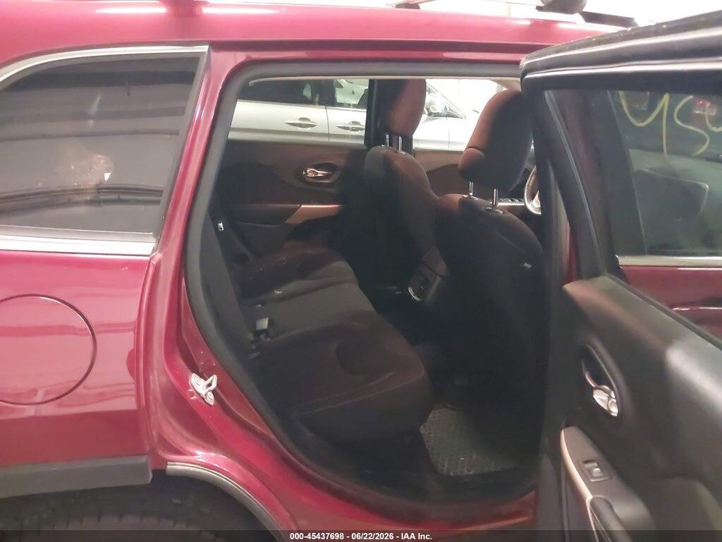1C4PJMCB9HW647635 2017 JEEP CHEROKEE photo no. 8