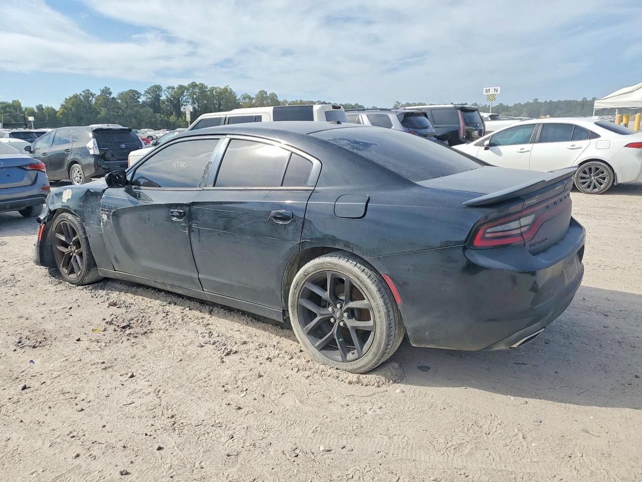2020 DODGE CHARGER SXT — Фото 2 из 12