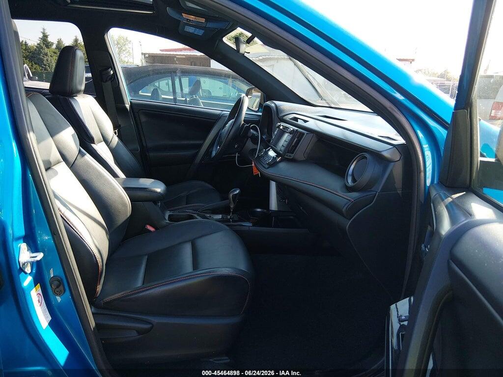 2T3JFREVXHW628117 2017 TOYOTA RAV4 photo no. 5