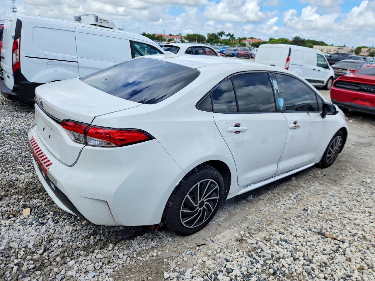 2021 TOYOTA COROLLA LE — Фото 3 из 12