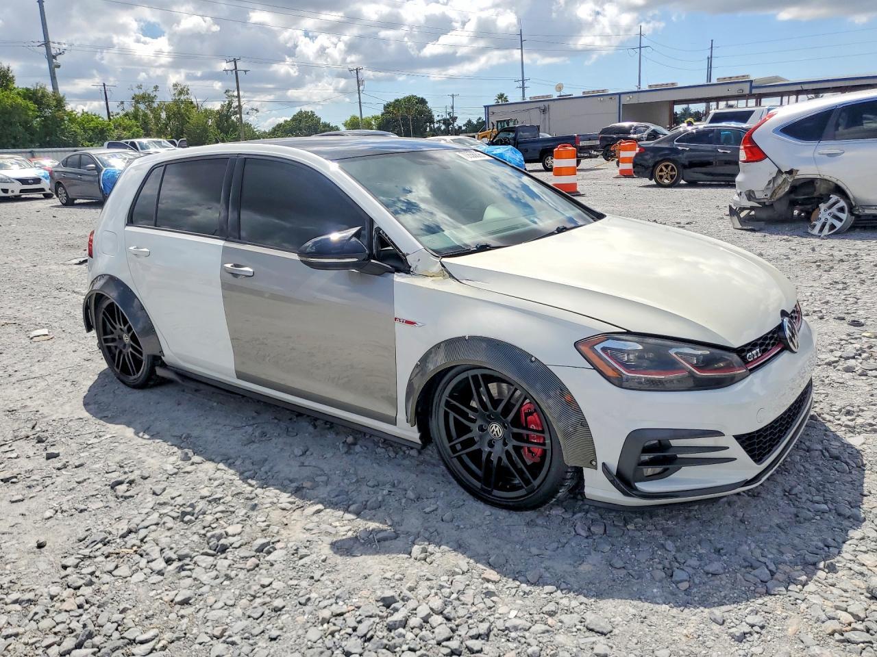 2021 VOLKSWAGEN GTI S — Фото 4 из 12