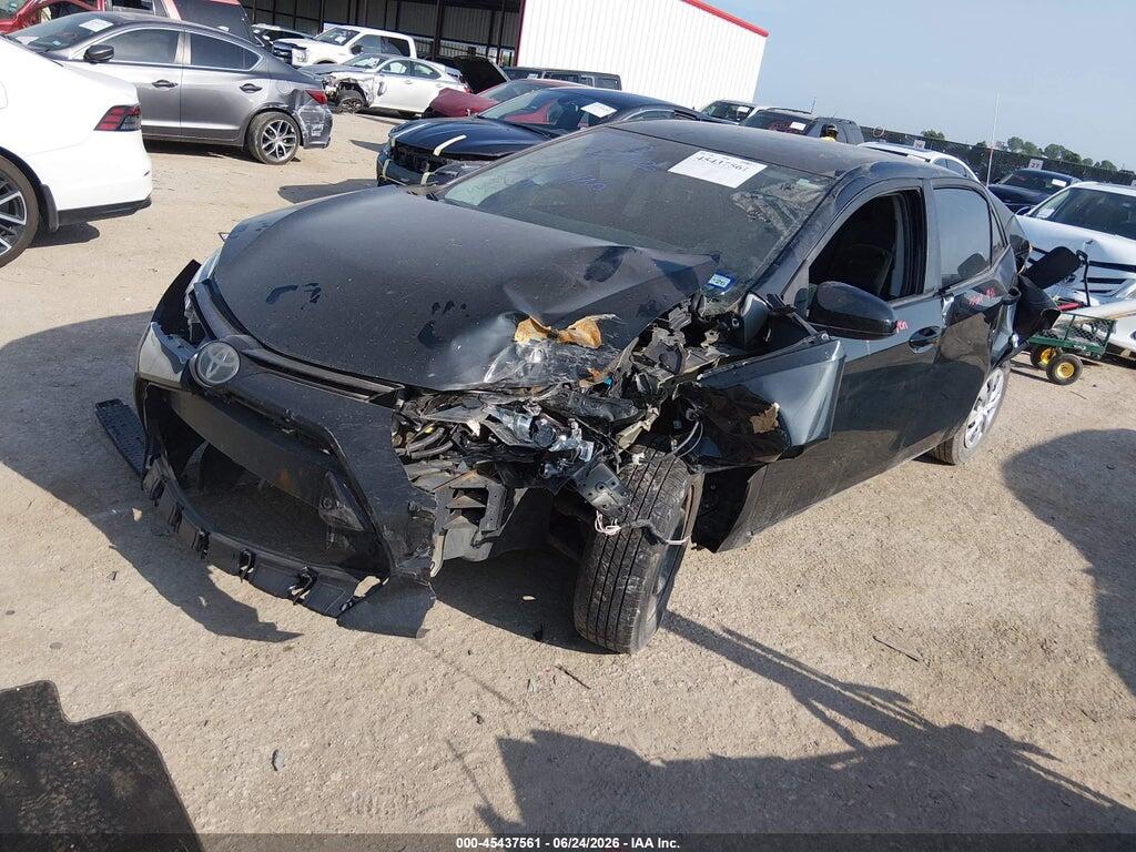 5YFBURHE9JP855952 2018 TOYOTA COROLLA photo no. 2