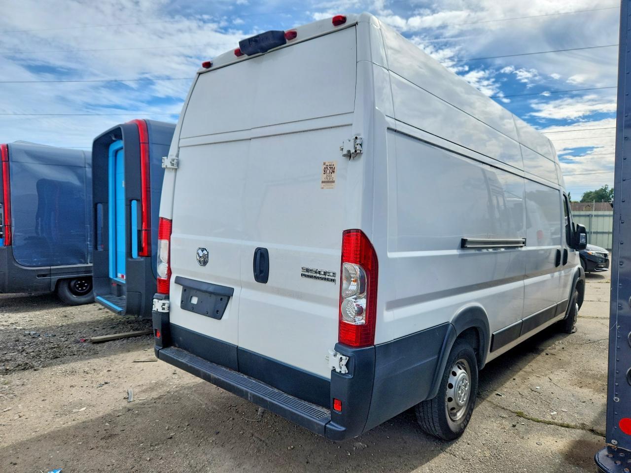 2023 RAM PROMASTER 3500 DELIVERY VAN — Фото 3 из 13