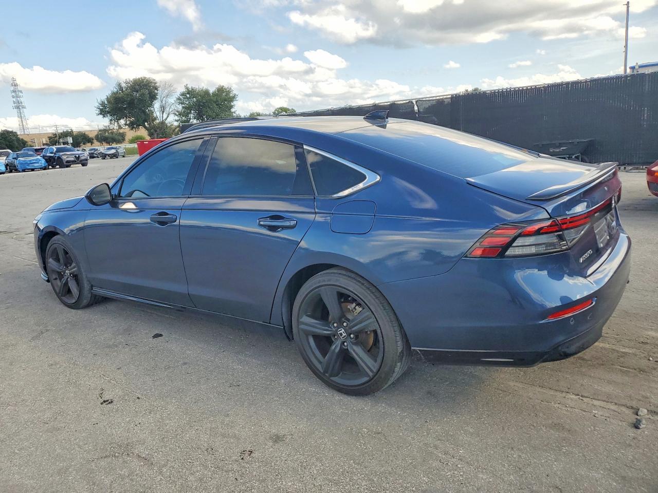 2024 HONDA ACCORD HYBRID EXL — Фото 2 из 12