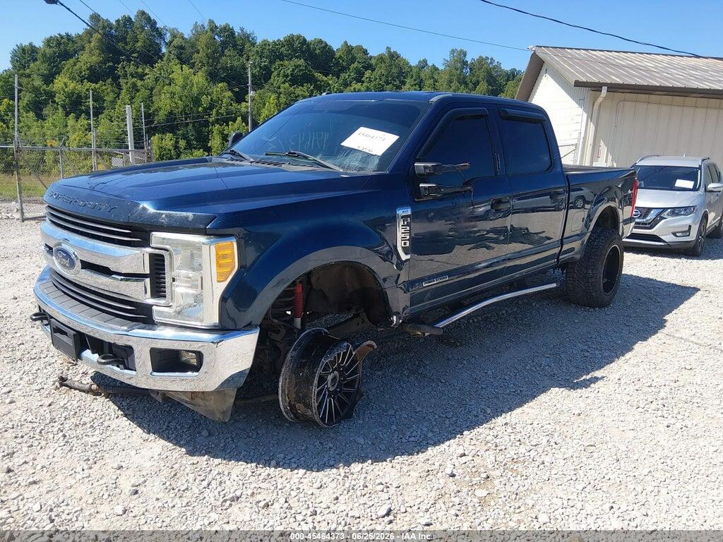 1FT7W2BT2HEC40083 2017 FORD F-250 photo no. 2