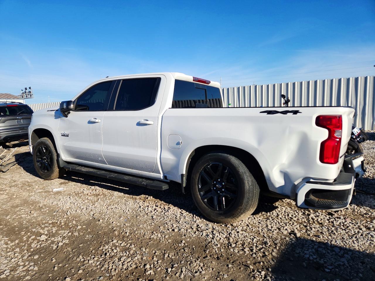 2026 CHEVROLET SILVERADO K1500 RST — Фото 2 из 12