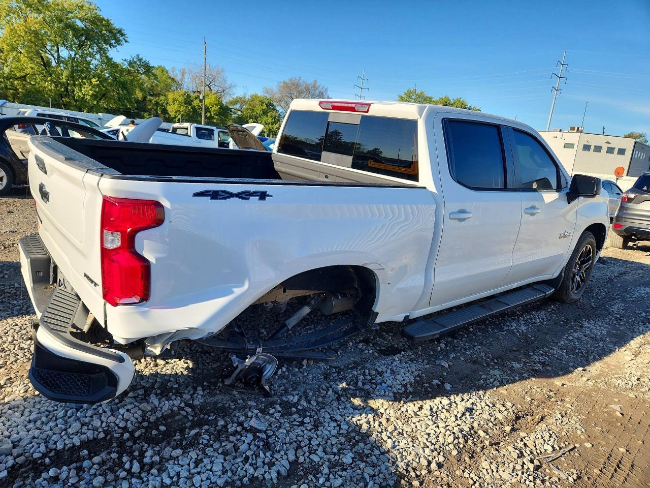 2026 CHEVROLET SILVERADO K1500 RST — Фото 3 из 12