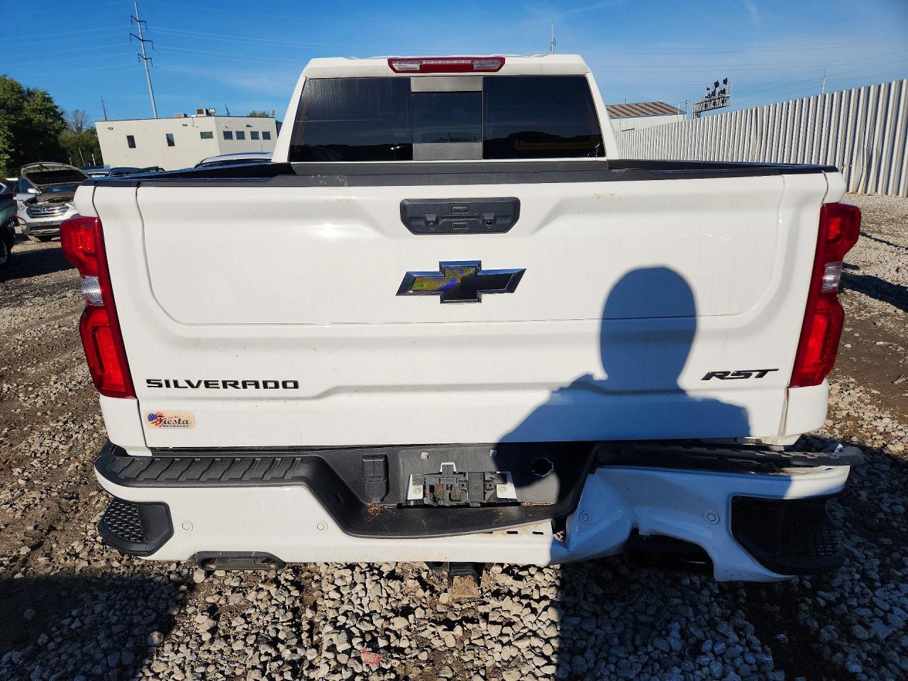 2026 CHEVROLET SILVERADO K1500 RST — Фото 6 из 12