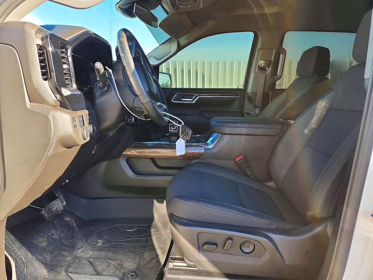 2026 CHEVROLET SILVERADO K1500 RST — Фото 7 из 12
