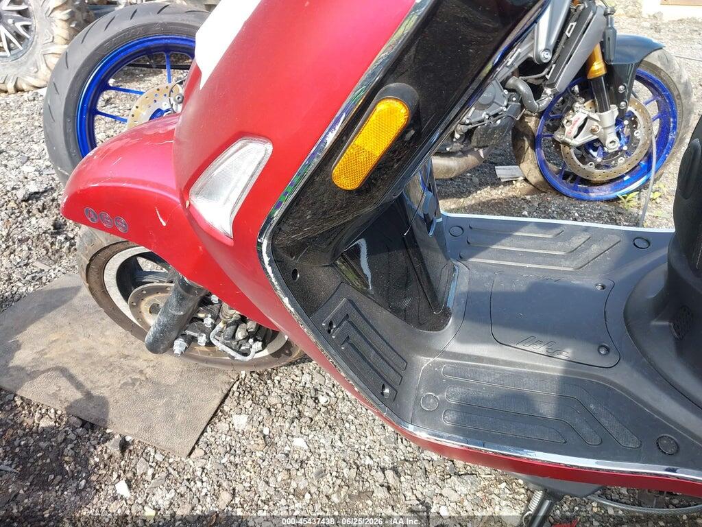 LC2DBJ142PC100240 2023 KYMCO USA INC LIKE photo no. 9