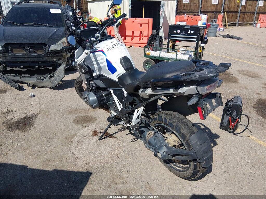 WB10M0307M6E33205 2021 BMW R 1250 photo no. 3