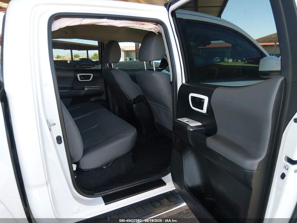 3TMAZ5CN8JM060525 2018 TOYOTA TACOMA photo no. 8