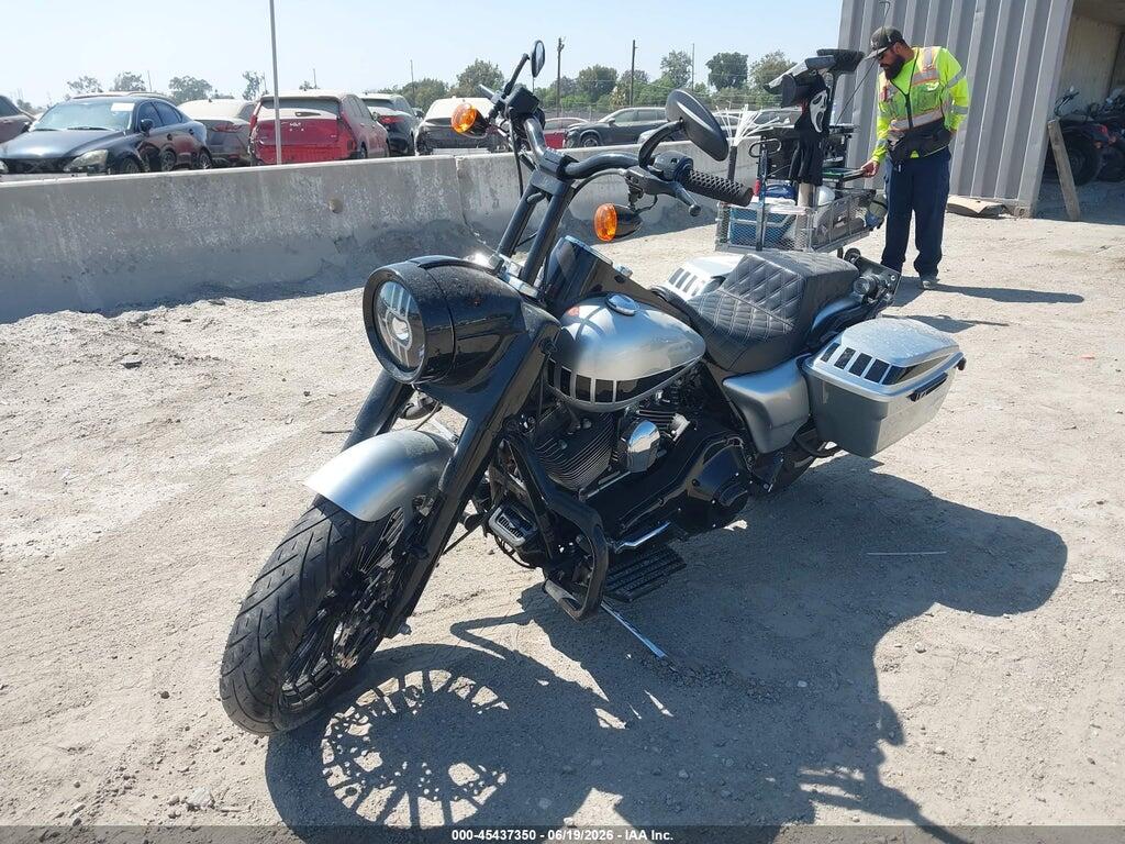 1HD1FRW15YY611970 2000 HARLEY-DAVIDSON FLHRCI photo no. 2